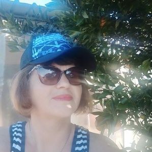 Meet your Posher, Dina